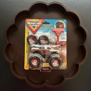 Monster Jam Monster Truck ~ Zombie Ready to Race Truck Kit Build & Rebuild